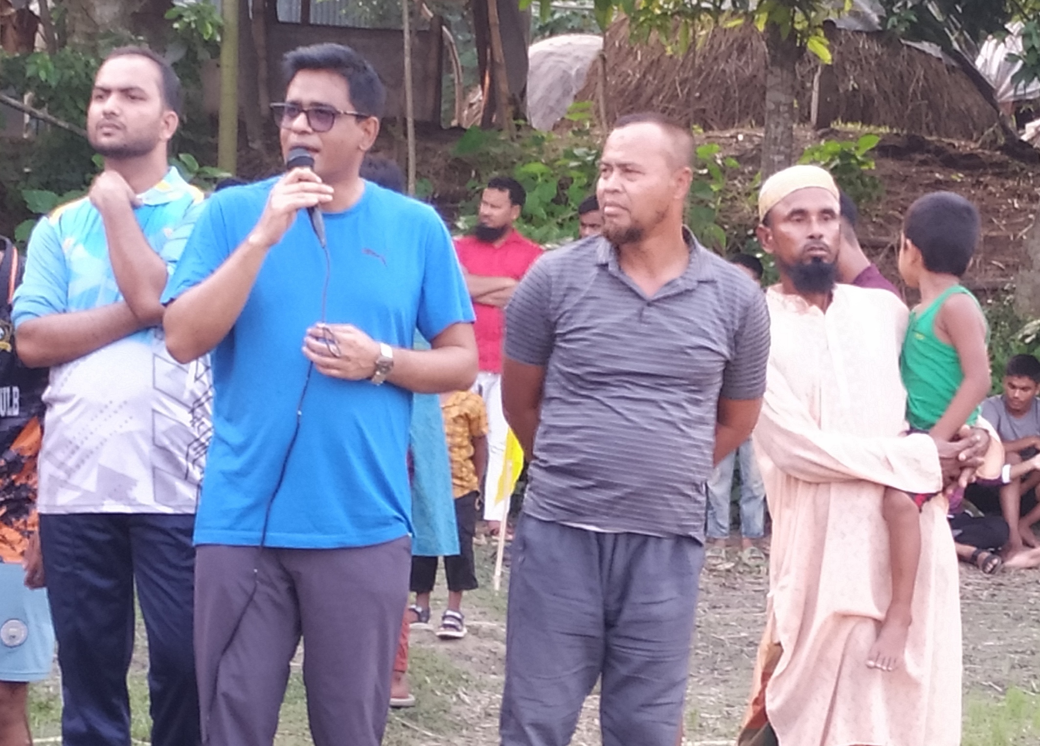 সরিষাবাড়িতে যুব সমাজ কর্তৃক আয়োজিত প্রীতি ফুটবল টুর্নামেন্ট।