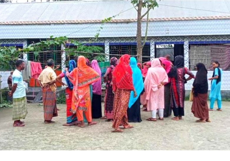 সরিষাবাডিতে দুই সন্তানের জননী ভাতিজার সাথে চম্পট।