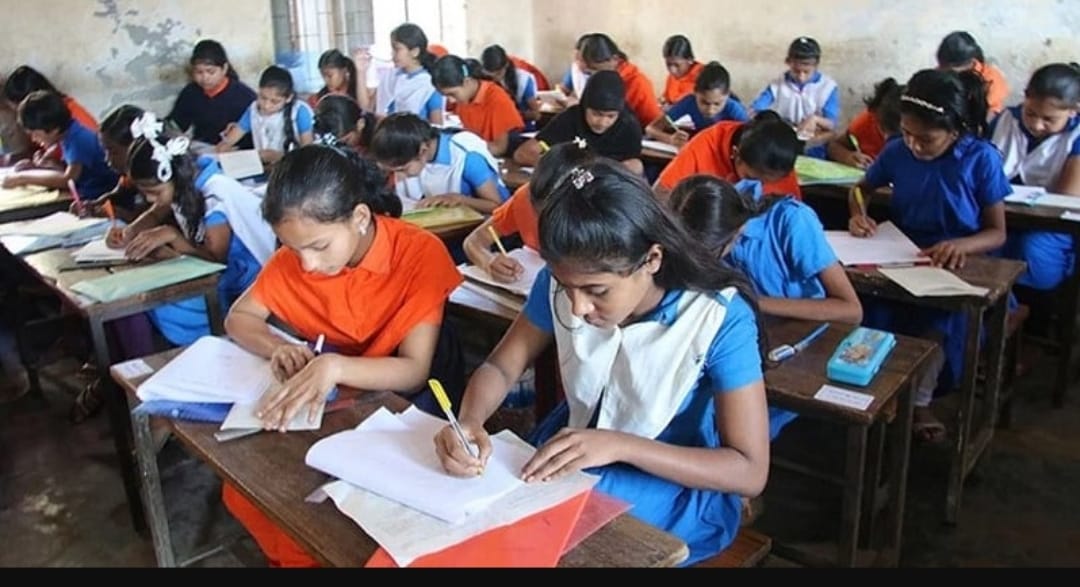 কালীগঞ্জে এলজিইডি ভবণ নির্মাণ কাজের ধীরগতি