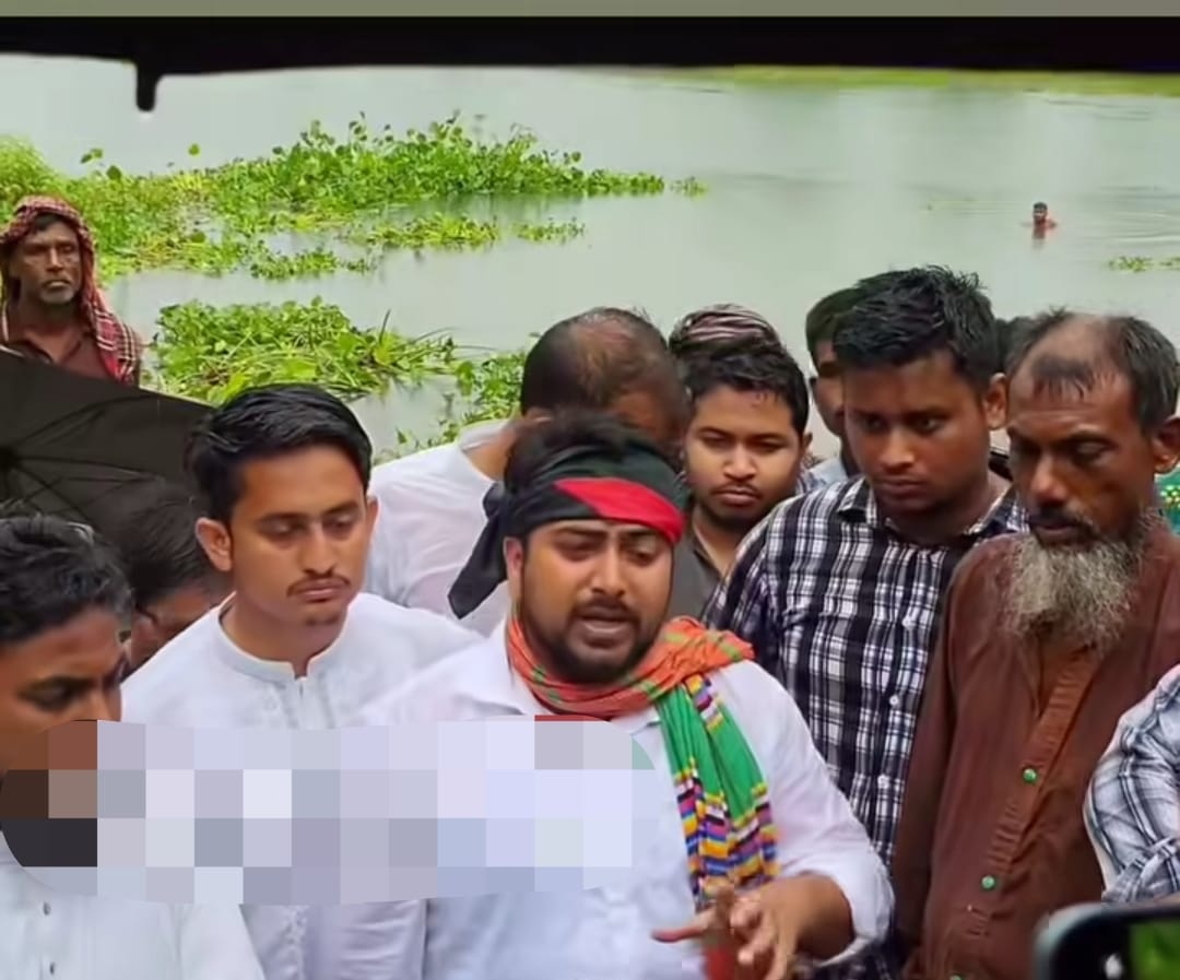 বিএসএফের গুলিতে নিহত ইব্রাহিম বাবুর বাড়িতে এনসিপির নেতৃবৃন্দ।