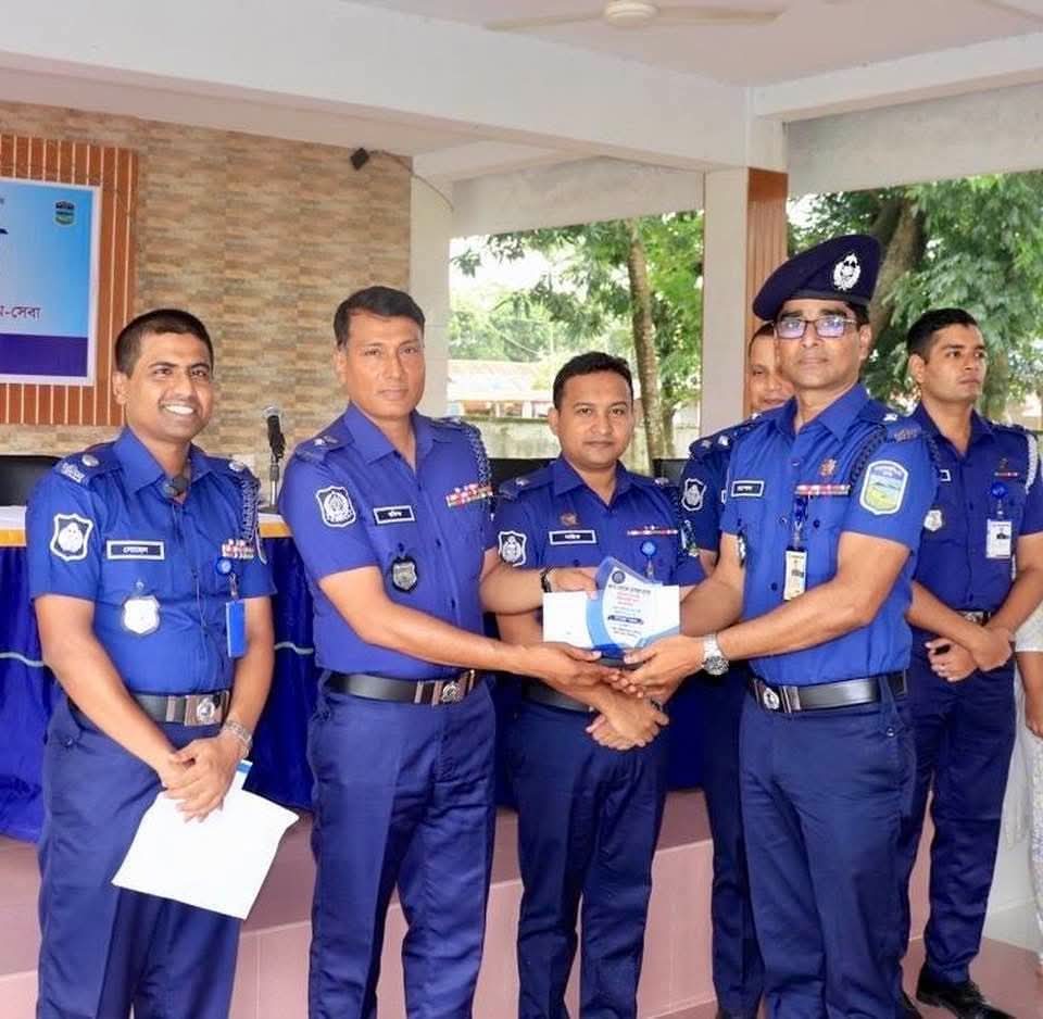 আবারও শ্রেষ্ঠ ওসি সরিষাবাড়ী থানার মো:রাশেদুল হাসান।