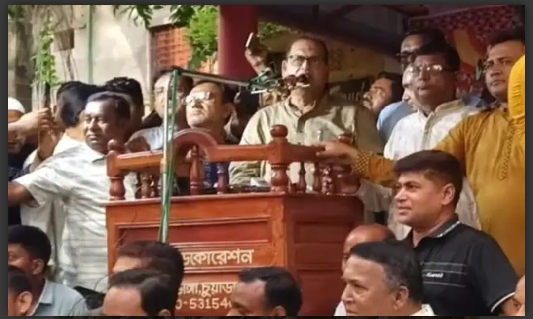 চুয়াডাঙ্গায় বিএনপি কর্মী সভায় শামসুজ্জামান দুদু ধানের শীষের বার্তা পৌঁছাতে নেতা কর্মীদের প্রতি আহ্বান।