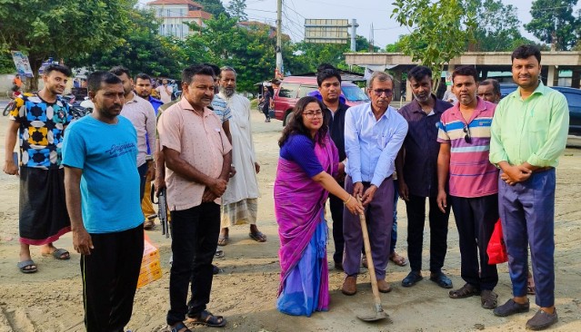 মোহনপুরে উন্নয়ন প্রকল্পের উদ্বোধন।