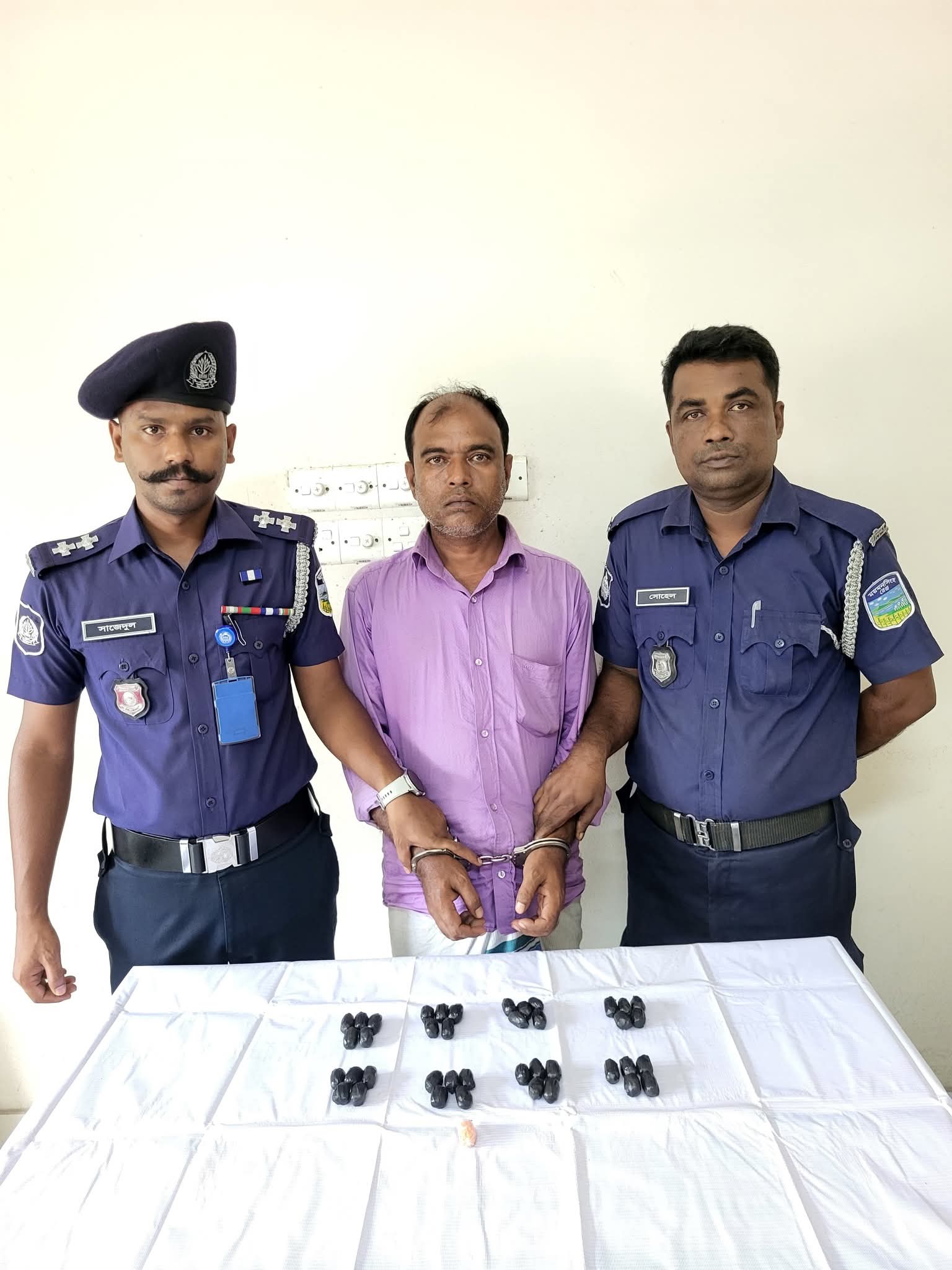 জামালপুরের মেলান্দহে ২০৫০ পিস ইয়াবা সহ কুখ্যাত মাদক ব্যবসায়ী গ্রেফতার
