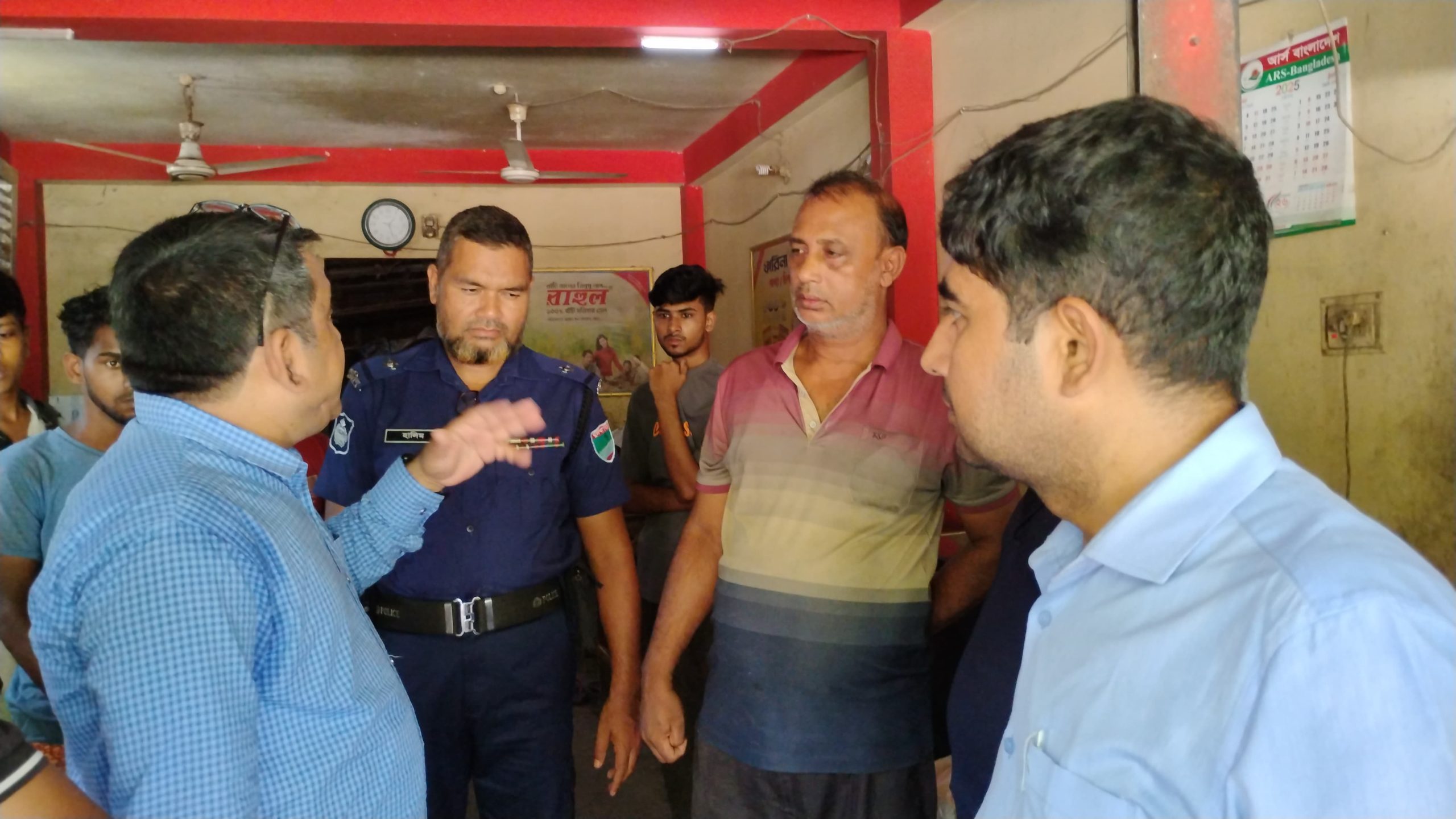 চুয়াডাঙ্গায় ভোক্তার অভিযানে ২টি প্রতিষ্ঠানকে ৪০ হাজার টাকা জরিমানা
