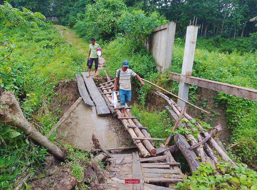 বলী পাড়ায় কালভার্টে মৃত্যুফাঁদ