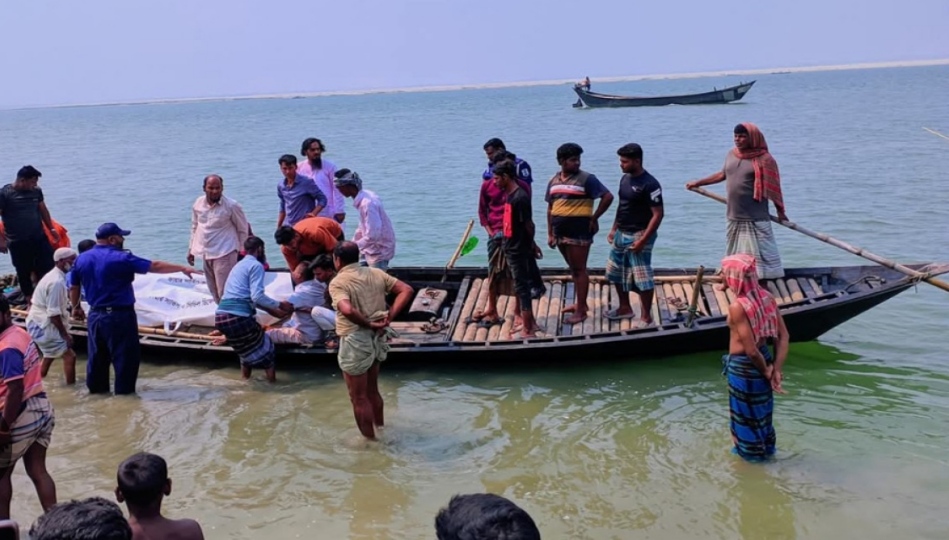 সরিষাবাড়ীতে নৌকা বাইচ দেখতে গিয়ে একজন নারী নিহত, হাসপাতালে ভর্তি কয়েক জন।