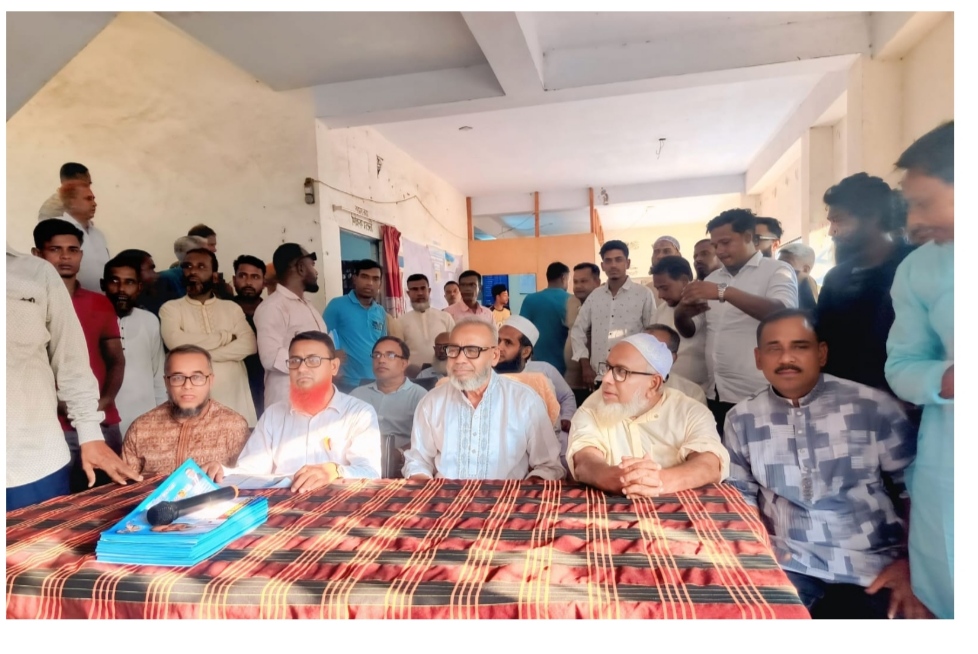 ‎বীরমুক্তিযোদ্ধা আনোয়ার হোসেন বুলু’র ছাত্র-ছাত্রীদের সাথে মতবিনিময় ও ৩১ দফার লিফলেট বিতরণ ‎