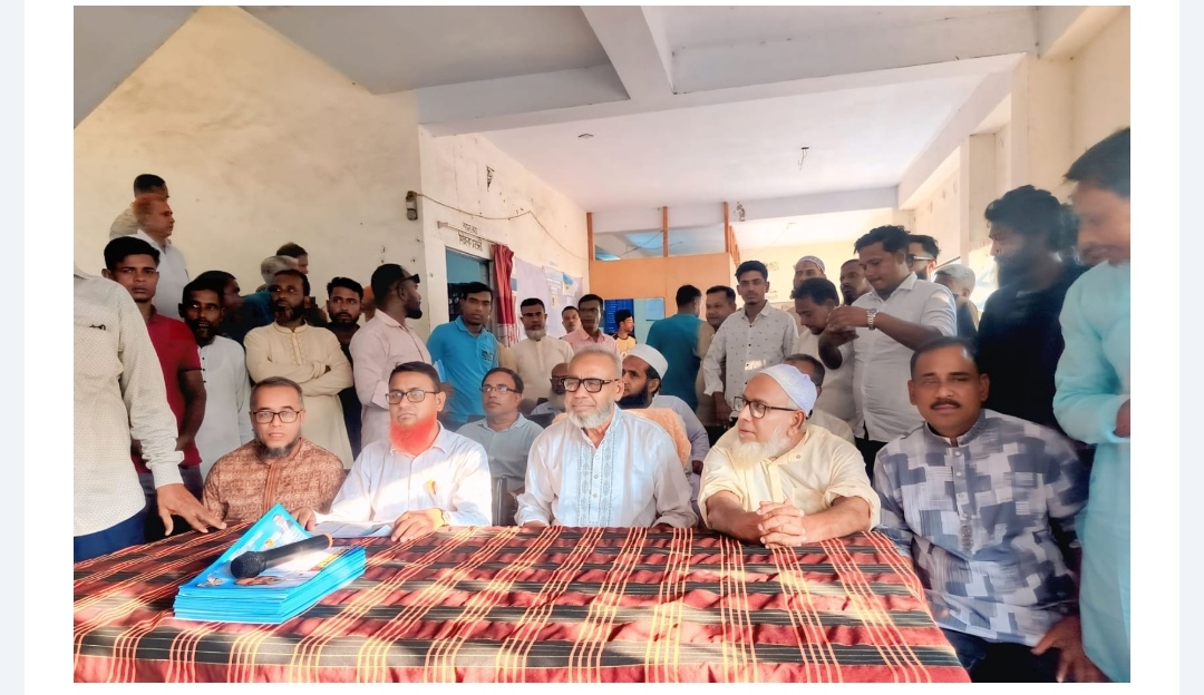 ‎বীরমুক্তিযোদ্ধা আনোয়ার হোসেন বুলু’র ছাত্র-ছাত্রীদের সাথে মতবিনিময় ও ৩১ দফার লিফলেট বিতরণ ‎