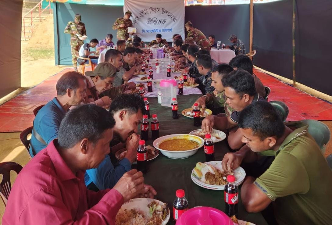 সুংসুং পাড়ায় “সশস্ত্র বাহিনী দিবস-২০২৫ ” উপলক্ষে সেনাবাহিনীর বিশেষ প্রীতিভোজ অনুষ্ঠান
