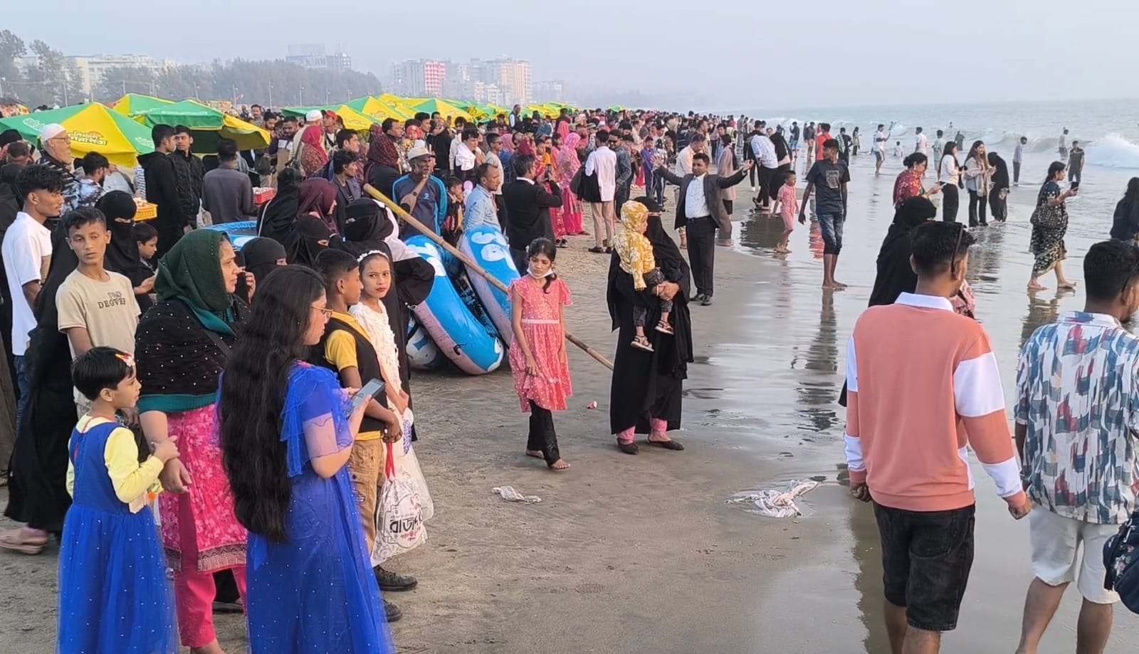 বুধবার সূর্যটি পশ্চিমাকাশে ‘ডুবে’ যাওয়ার মধ্য দিয়ে বিদায় হবে ২০২৫ সালের।