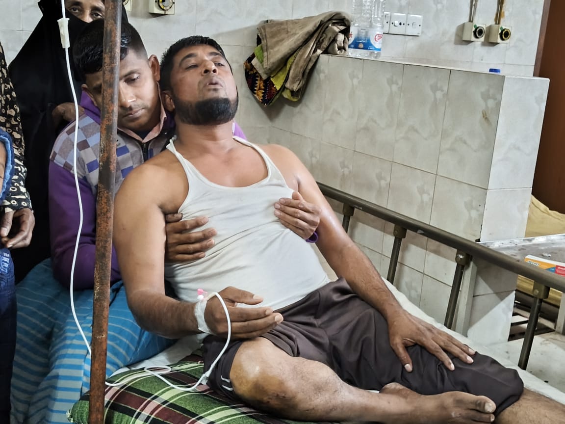 টুঙ্গিপাড়ায় দিনে-দুপুরে ছিনতাই ও হামলার শিকার, থানায় অভিযোগ