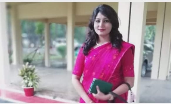 নীলফামারীর কিশোরগঞ্জবাসী ইউএনও হিসাবে পেলেন সাবেক লাক্স সুন্দরীকে 
