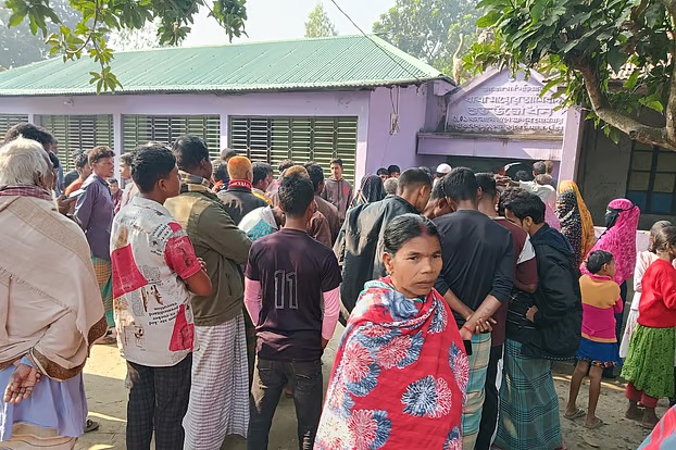 নিজ বাড়ি থেকে মুক্তিযোদ্ধা ও তাঁর স্ত্রীর রক্তাক্ত মরদেহ উদ্ধার