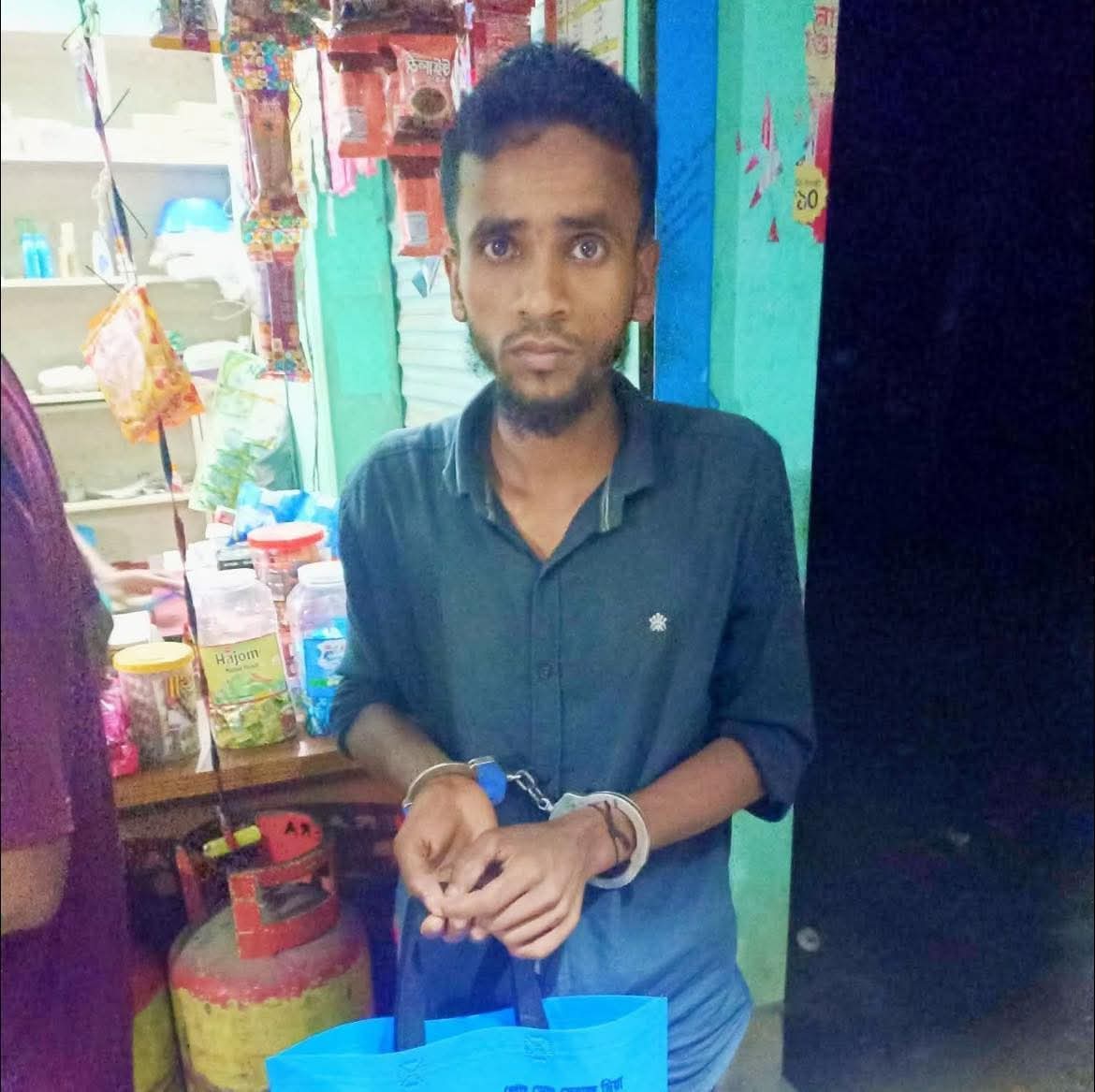 কুলিয়ারচরে মা’য়ের মামলায় ওয়ারেন্টভূক্ত আসামি সদ্য হিন্দু ধর্ম থেকে ইসলাম ধর্ম গ্রহনকারী পুকাই চন্দ্র বর্মণ গ্রেফতার