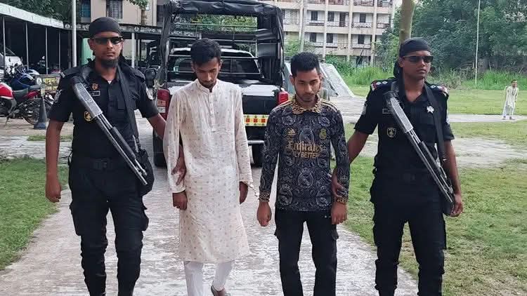 জামালপুরে রেলের টিকিট কালোবাজারি চক্রের ২ সদস্য গ্রেপ্তার, বিপুল পরিমাণ সিম ও টিকিট উদ্ধার