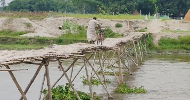 নির্বাচন আসে যায়,বাঁশের সাঁকো আর বদলায় না