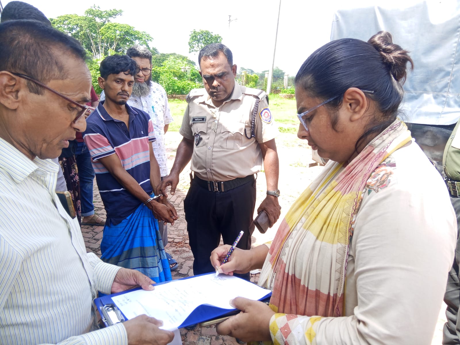গাঁজাসহ যুবক গ্রেপ্তার: মোবাইল কোর্টে ৬ মাসের কারাদণ্ড