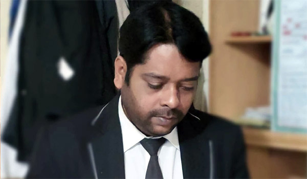 ‎বাগেরহাটে দুর্বৃত্তের ছুরিকাঘাতে আইনজীবী খুন ‎ ‎