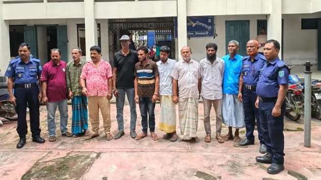 ডিমলায় জুয়ার আসর থেকে উপজেলা যুবদলের আহ্বায়কসহ গ্রেফতার-৮