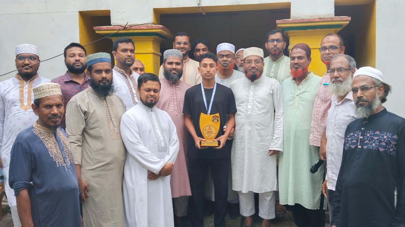 দেশসেরা স্প্রিন্টার জাকির হোসেনকে জামায়াতের পক্ষ থেকে অভিনন্দন জ্ঞাপন