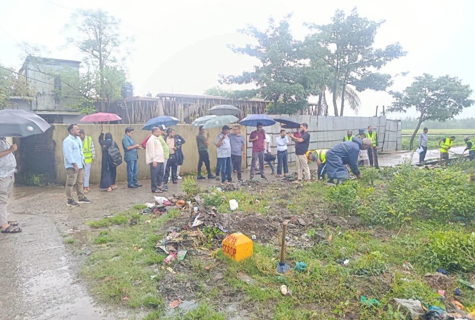 প্রধানমন্ত্রীর কর্মপরিকল্পনা বাস্তবায়নে টেকনাফে পরিচ্ছন্নতা ও মশক নিধন অভিযান শুরু