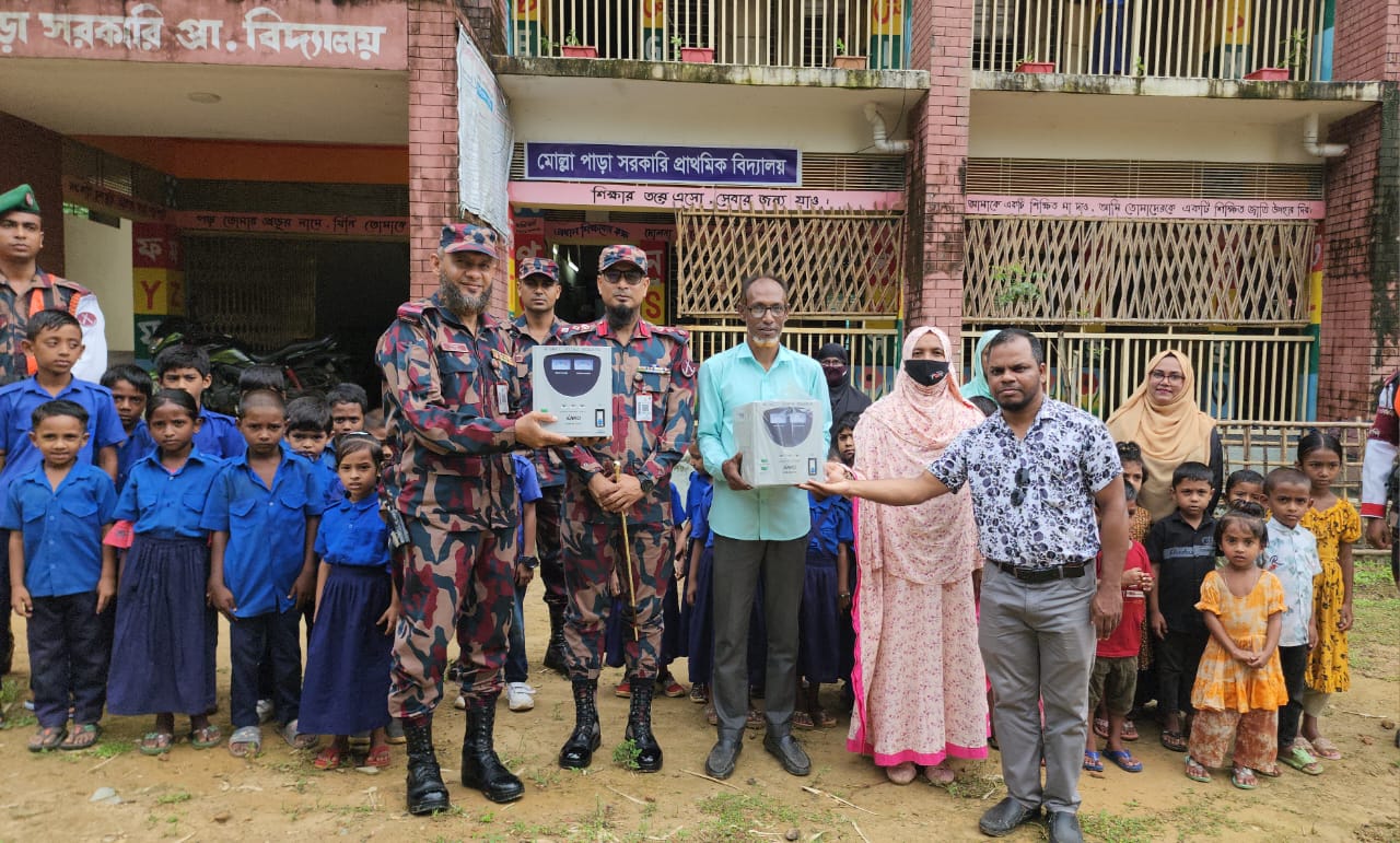 পানছড়িতে ৩ বিজিবির উদ্যোগে জনকল্যাণমূলক সামগ্রী বিতরণ