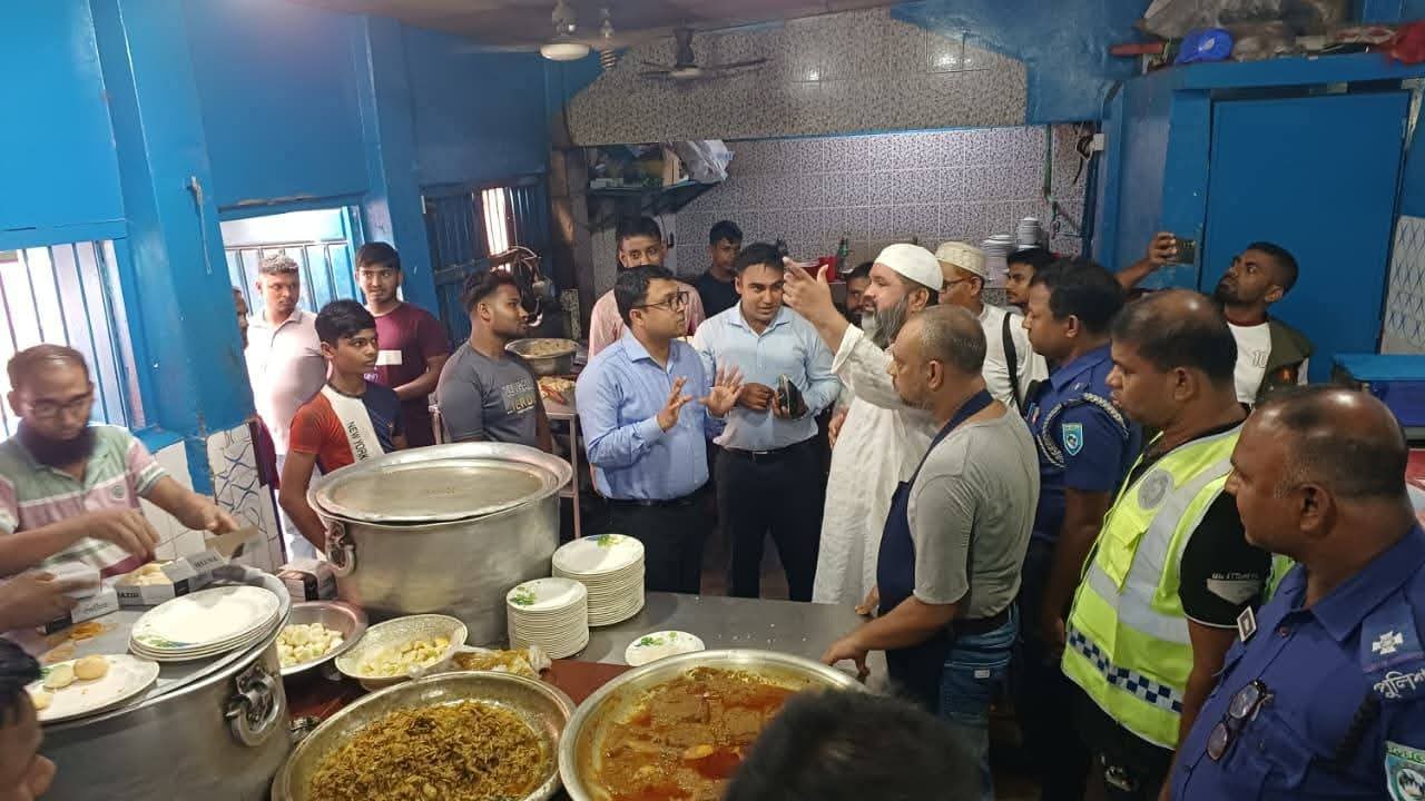 সৈয়দপুরে ভ্রাম্যমান আদালতের অভিযানে   দুই হোটেলের আড়াই লাখ টাকা জরিমানা  