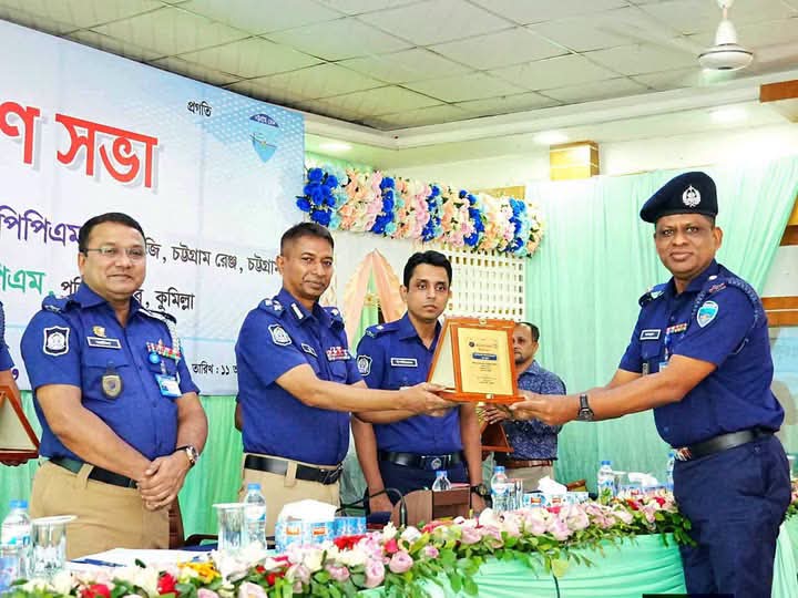 কুমিল্লা দাউদকান্দি থানার সাফল্যের মুকুটে নতুন পালক, শ্রেষ্ঠ ওসি পলাশ