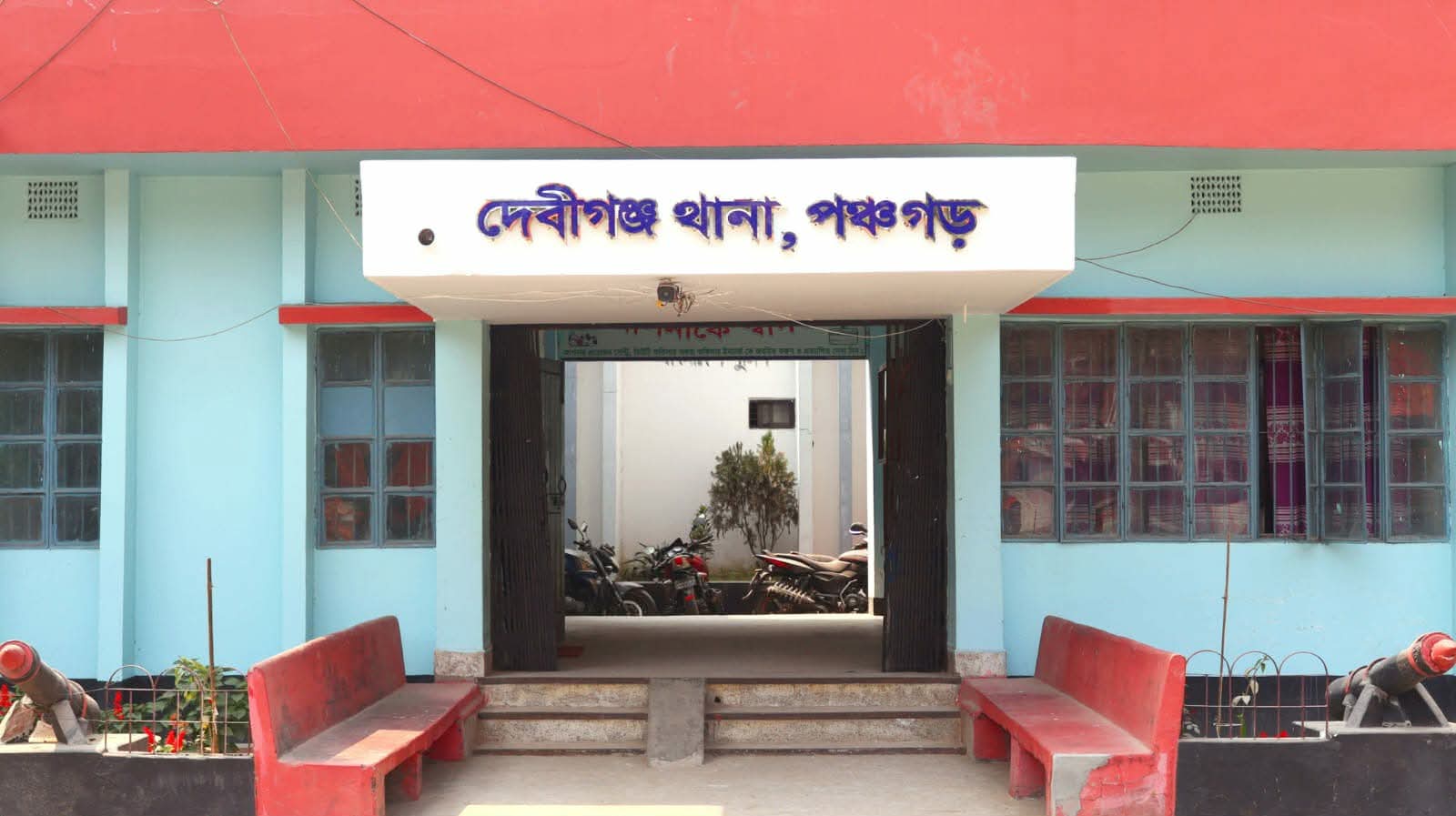 সেফটি ট্যাঙ্কে শ্রমিকের মৃত্যু,মৃতের বাড়িতে লাশ পৌঁছে দিয়ে দ্রুত পলায়ন