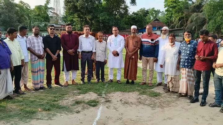 কুলিয়ারচরে জাঁকজমকপূর্ণ আয়োজনে ‘ফ্রিজ ও টিভি কাপ ফুটবল টুর্নামেন্ট’-এর শুভ উদ্বোধন