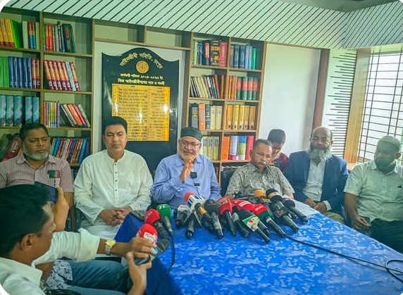 একই পরিবারের ৪ সদস্যদের হত্যাকাণ্ডের ঘটনায় আসামীদের পক্ষে আইনি লড়াই না করার ঘোষণা রংপুর আইনজীবী সমিতি