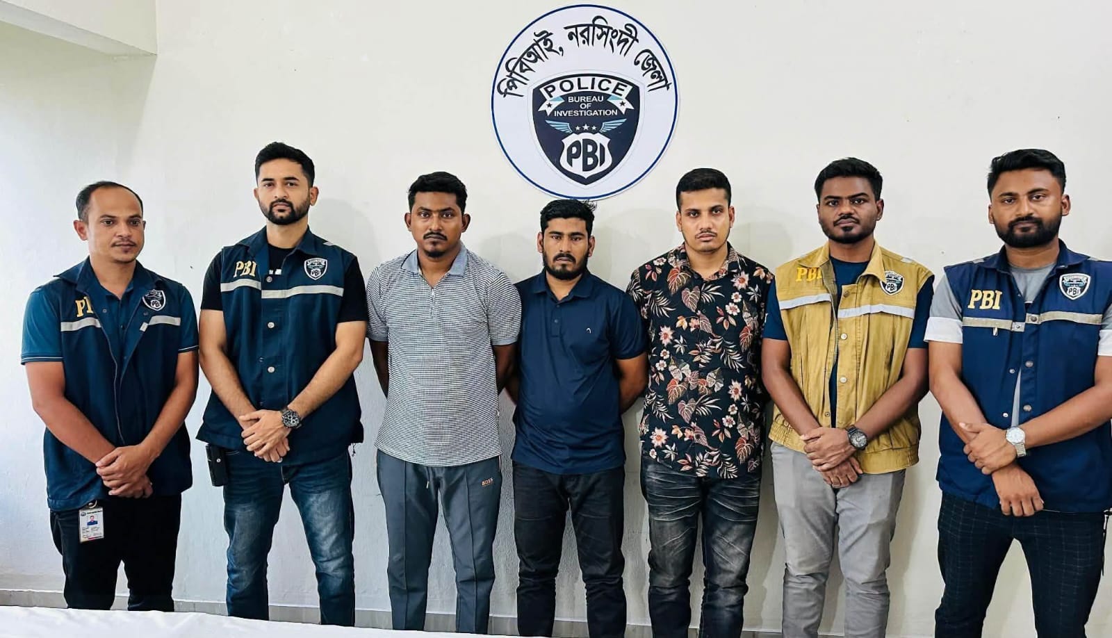 নরসিংদীর শিবপুরে প্রাইভেটকারে তুলে নিয়ে অপহরণ ও মুক্তিপণের অভিযোগে গ্রেফতার -৩