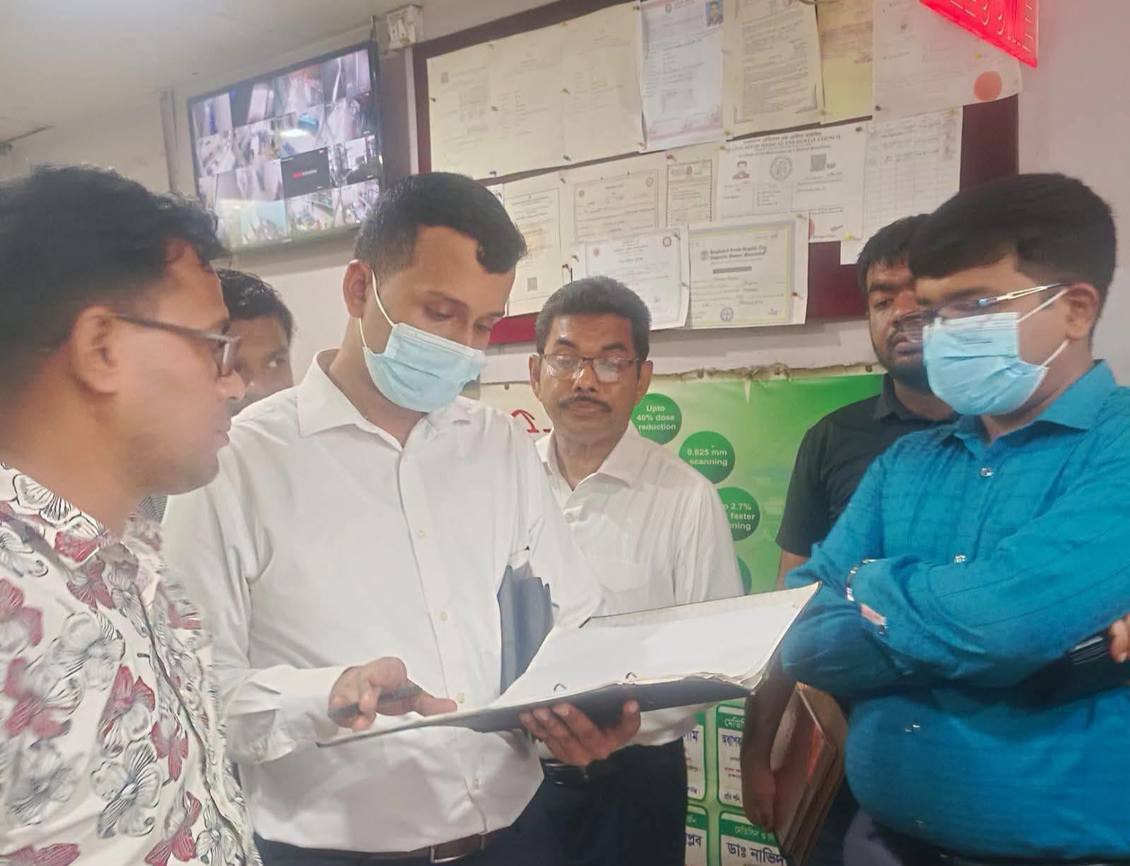 নরসিংদীতে নিরাময় হাসপাতাল ও ডায়াগনস্টিক সেন্টারে অভিযান, ১ লাখ টাকা জরিমানা