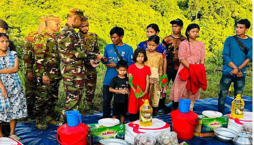 দুই বছর পর মাতৃভূমিতে ফিরলেন থানচির ১৮ বম সদস্য,নিজের মাটির মতো শান্তি কোথাও নেই