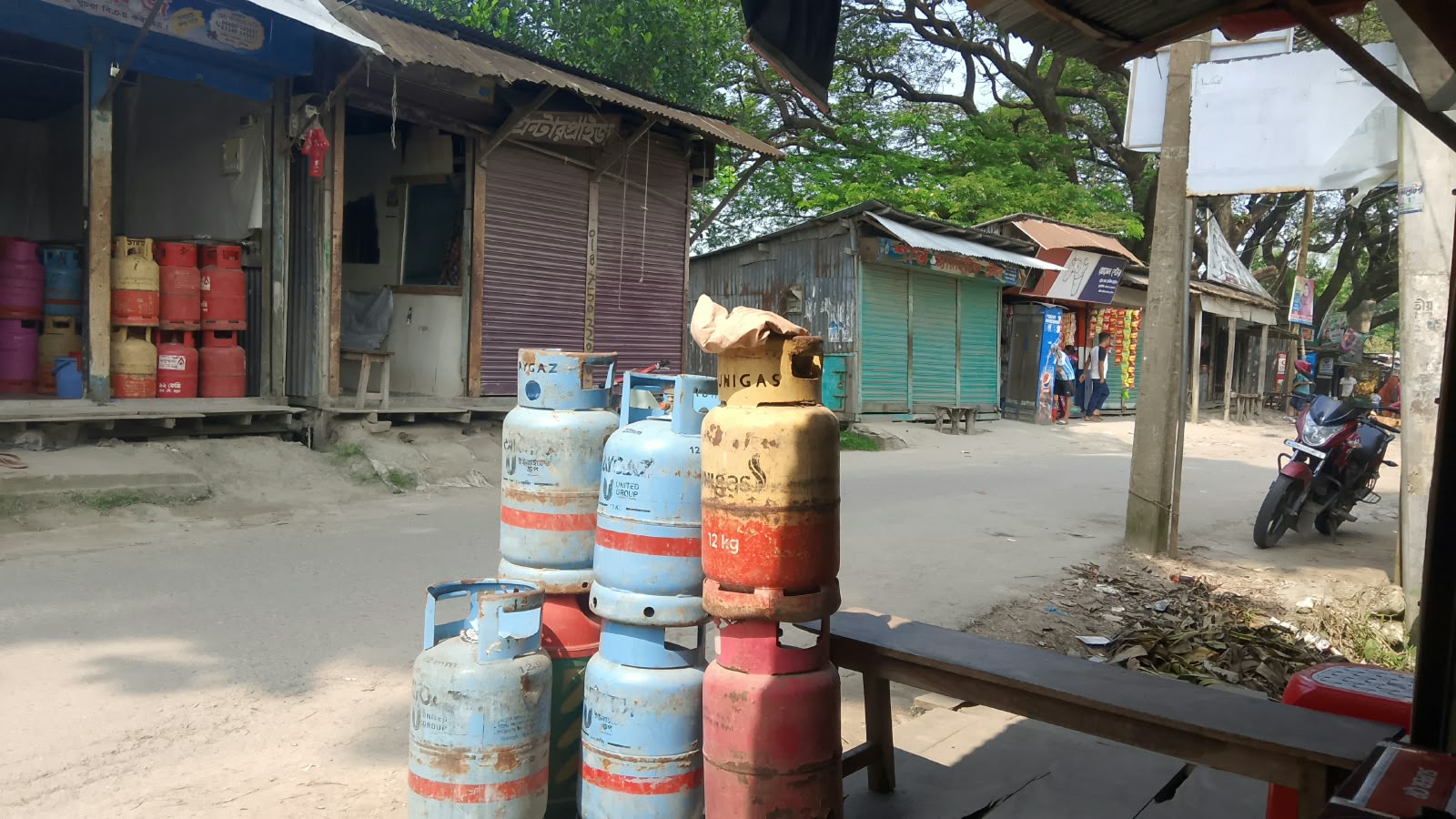 ক্রেতা শূন্য হয়ে পড়ছে ঐতিহ্যবাহী দক্ষিণ পাইকসা বটতলা বাজার