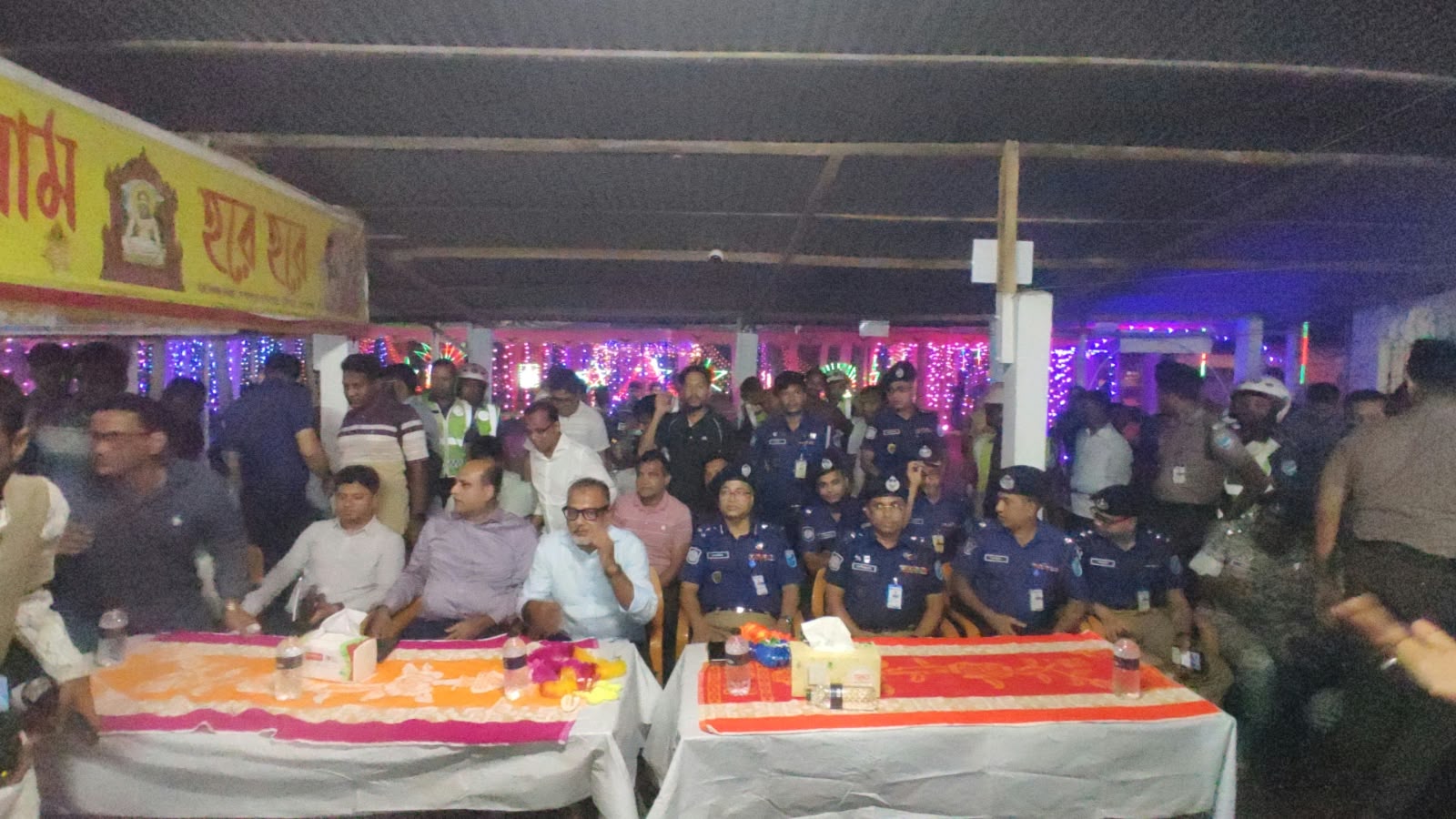 টুঙ্গিপাড়ায় শারদীয় দুর্গাপূজা শুরু, পরিদর্শনে ডিআইজি-ডিসি-এসপি ও এমপি জিলানী