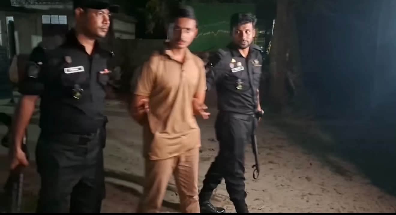 দেশীয় অস্ত্র তৈরি করে বিক্রির বিজ্ঞাপন, এসআরবির অভিযানে যুবক আটক