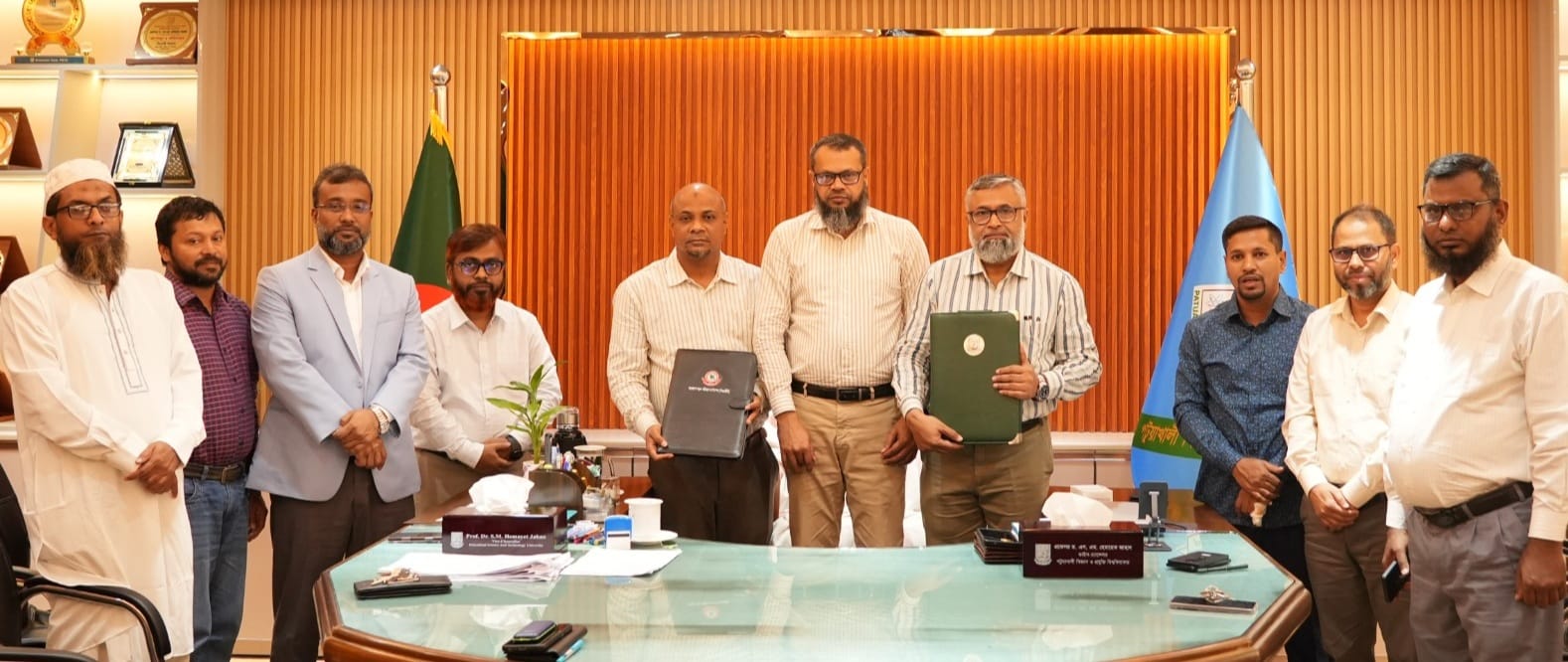 পবিপ্রবির পরিবহন সংকট নিরসনের লক্ষ্যে বিআরটিসির সাথে চুক্তি স্বাক্ষর