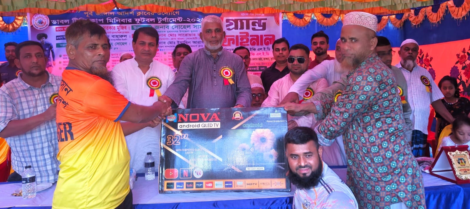 ​কুমিল্লার বাঙ্গরায় ‘ডাবল টিভি কাপ মিনিবার ফুটবল টুর্নামেন্ট ২০২৬’ সম্পন্ন: চ্যাম্পিয়ন ওমর কায়সান একাদশ